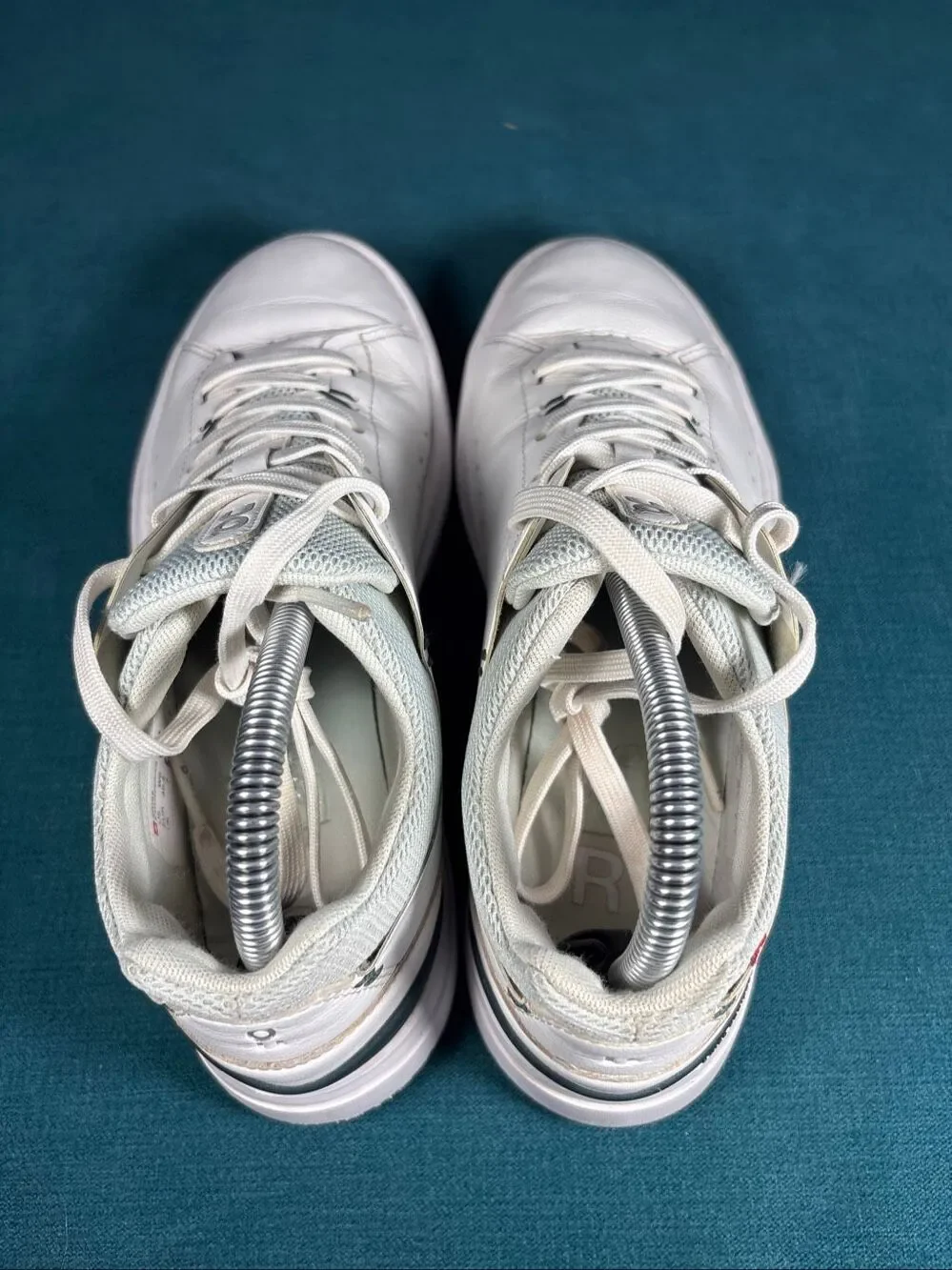 On Cloud THE ROGER Advantage All White Women's Size 9 Tennis Sneakers Shoes